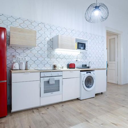 4-Bedroom Comfort Apartment In The Citycenter F38 Budapest Exteriör bild
